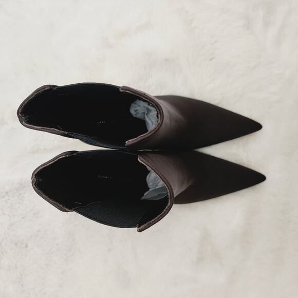 NEW Good American Chocolate Neoprene High Kickstand Heeled Ankle Boot - Picture 5 of 8